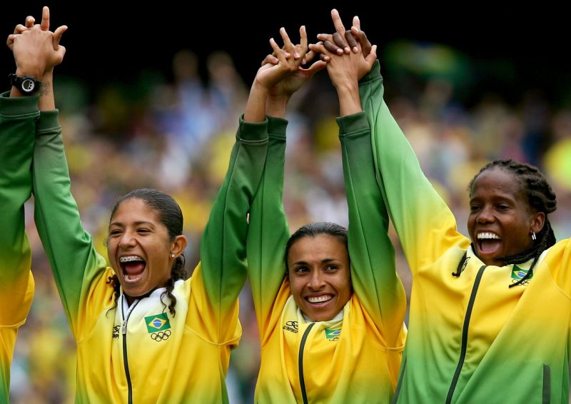 Reprise de futebol feminino afunda Ibope da Globo na tarde de domingo