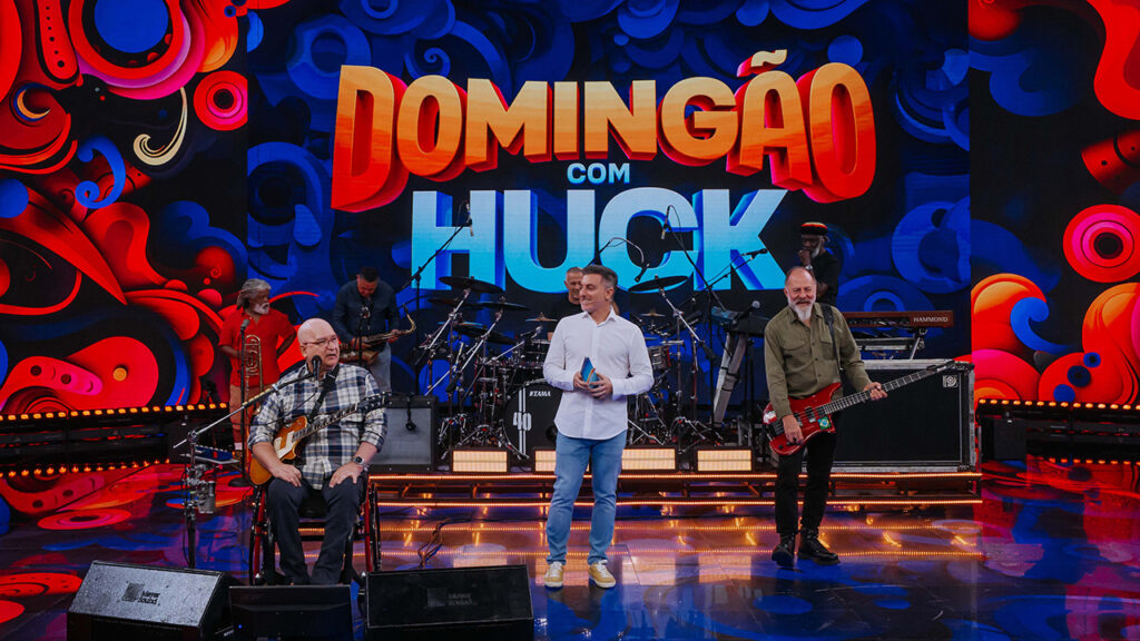 Os Paralamas do Sucesso no palco do Domingão com Huck